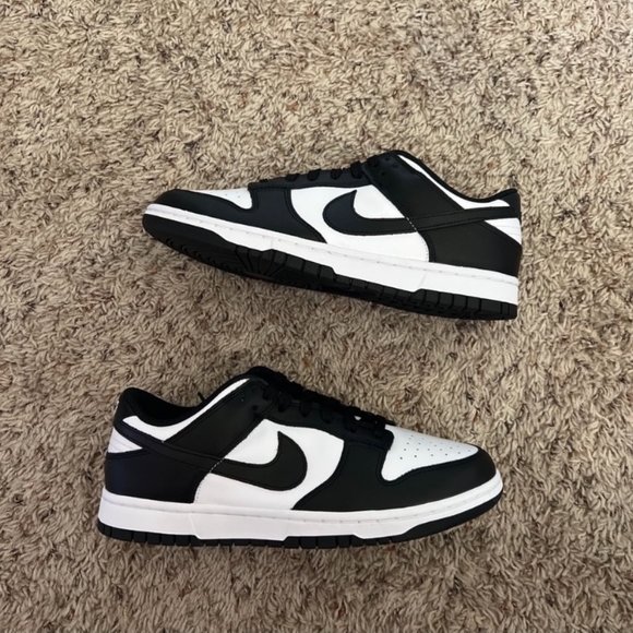 Nike - Picture 1 of 2